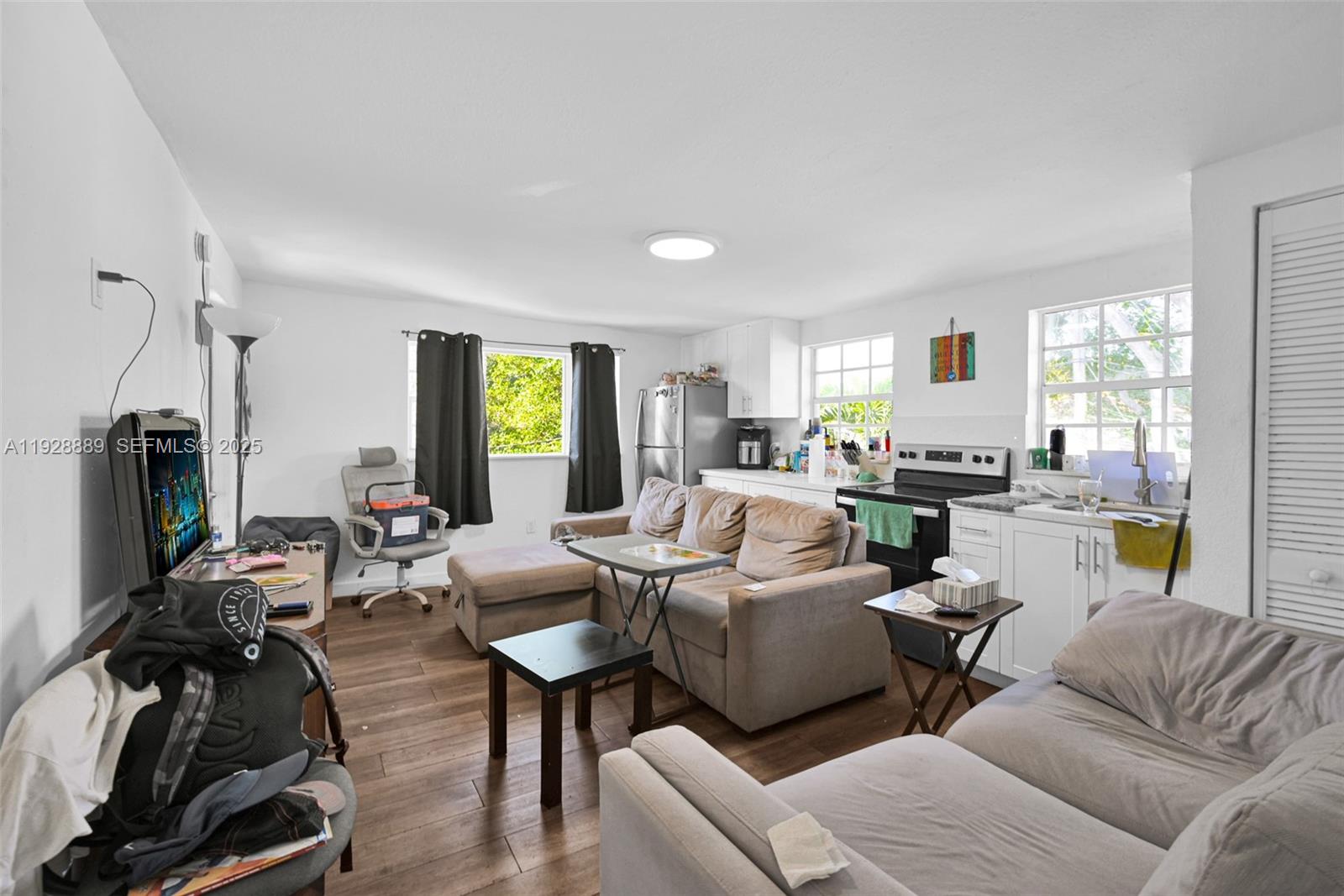 Подробнее / 2428 кв.футов $ 2025-12-11 0 Фото