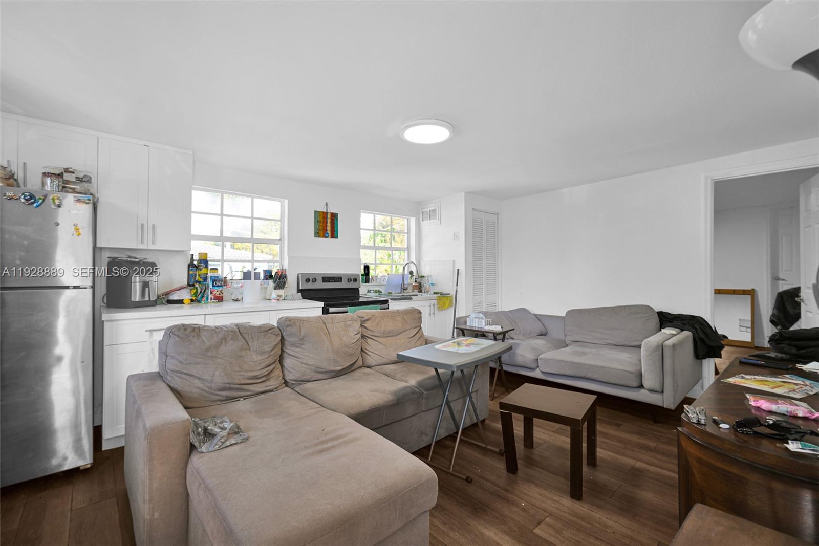 Подробнее / 2428 кв.футов $ 2025-12-11 0 Фото