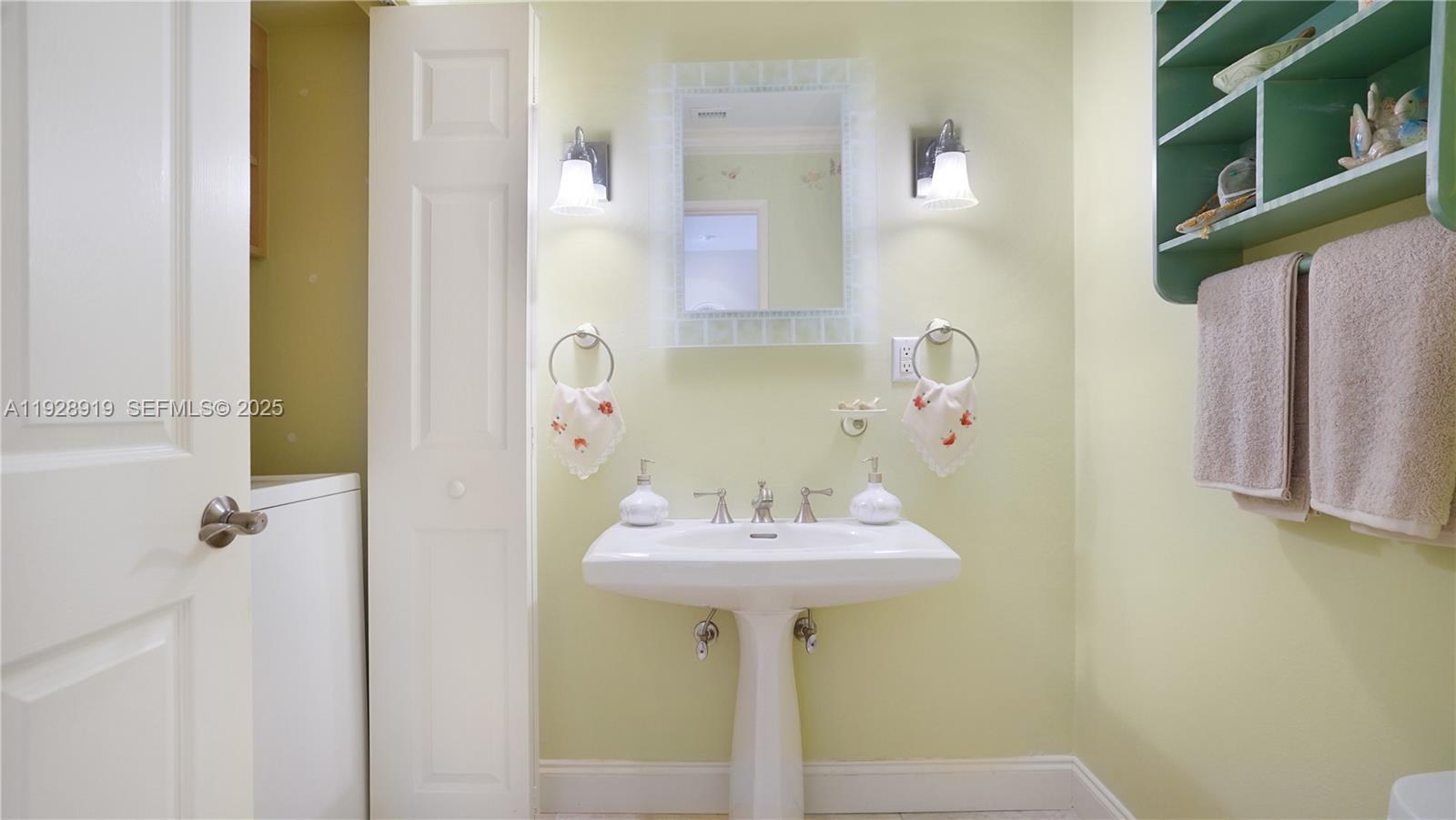 Photo of 3600 Mystic Pointe Dr  #115, Aventura, Florida, 33180 - 