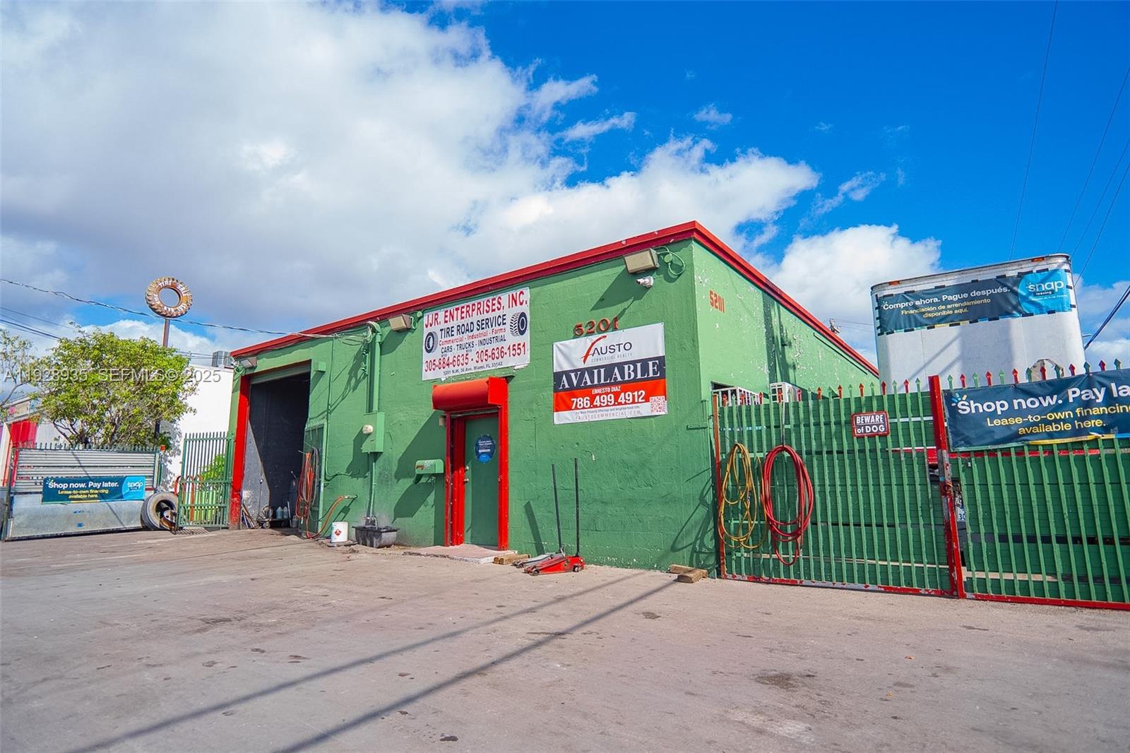 See details / sq. ft. $ 2025-12-11 0 Photo