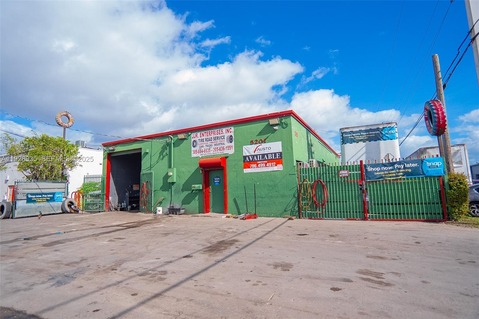 See details / sq. ft. $ 2025-12-11 0 Photo