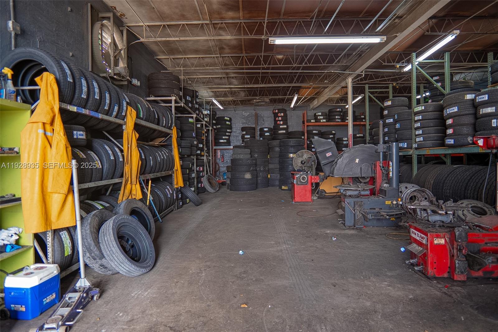 See details / sq. ft. $ 2025-12-11 0 Photo