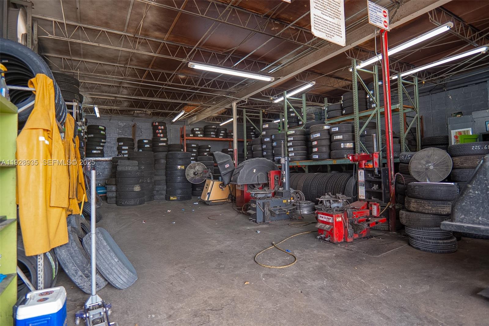 See details / sq. ft. $ 2025-12-11 0 Photo