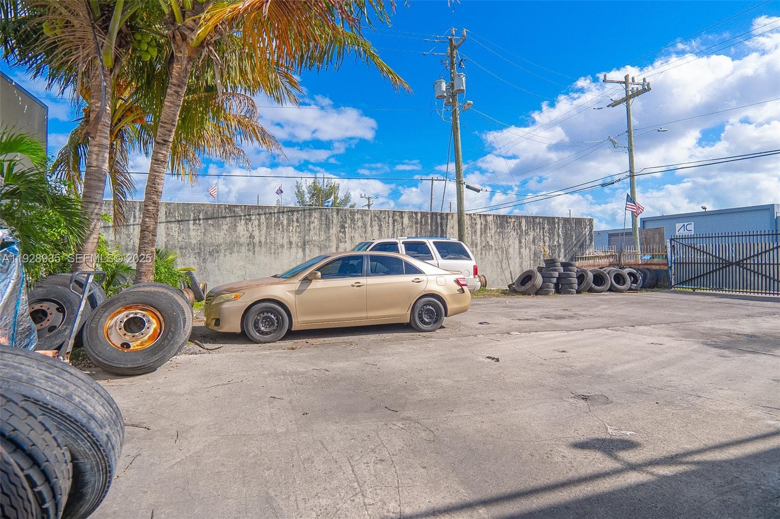 See details / sq. ft. $ 2025-12-11 0 Photo