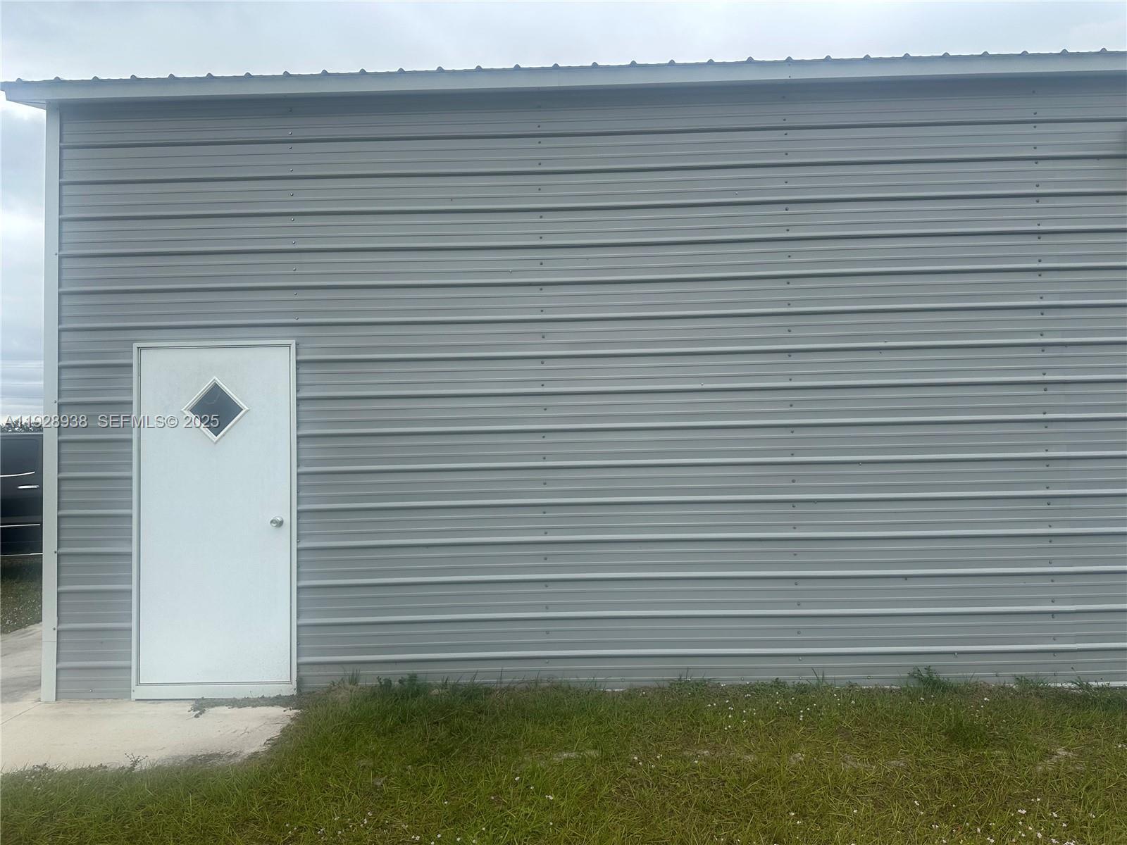 See details / sq. ft. $ 2025-12-11 0 Photo