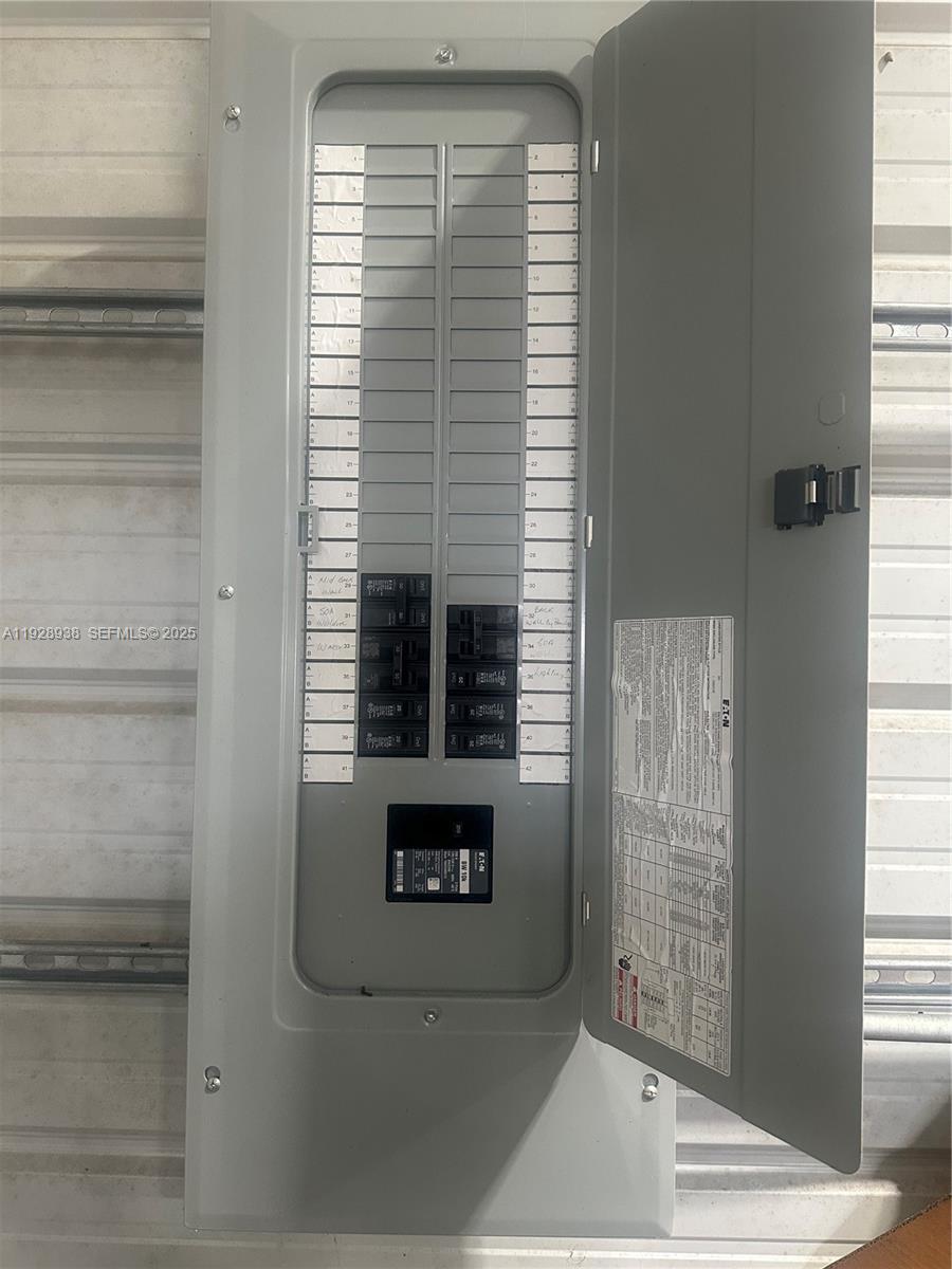 See details / sq. ft. $ 2025-12-11 0 Photo