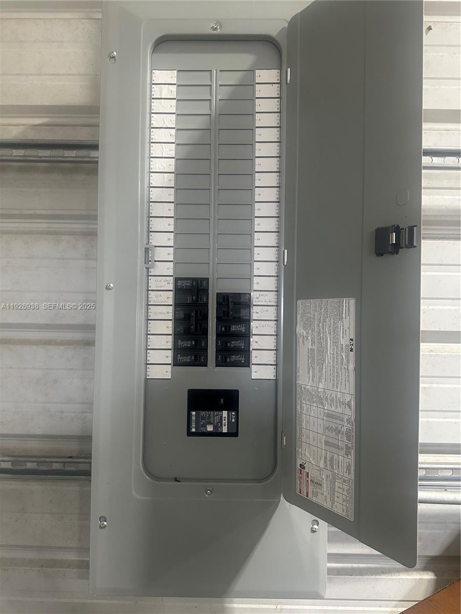 See details / sq. ft. $ 2025-12-11 0 Photo