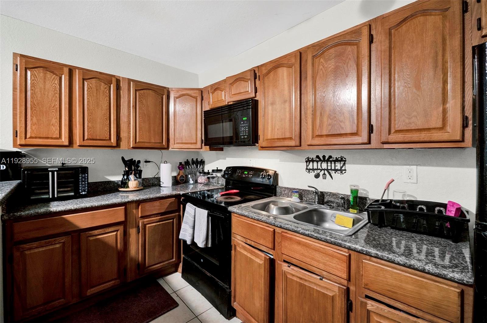 See details / 4951 sq. ft. $ 2025-12-11 0 Photo