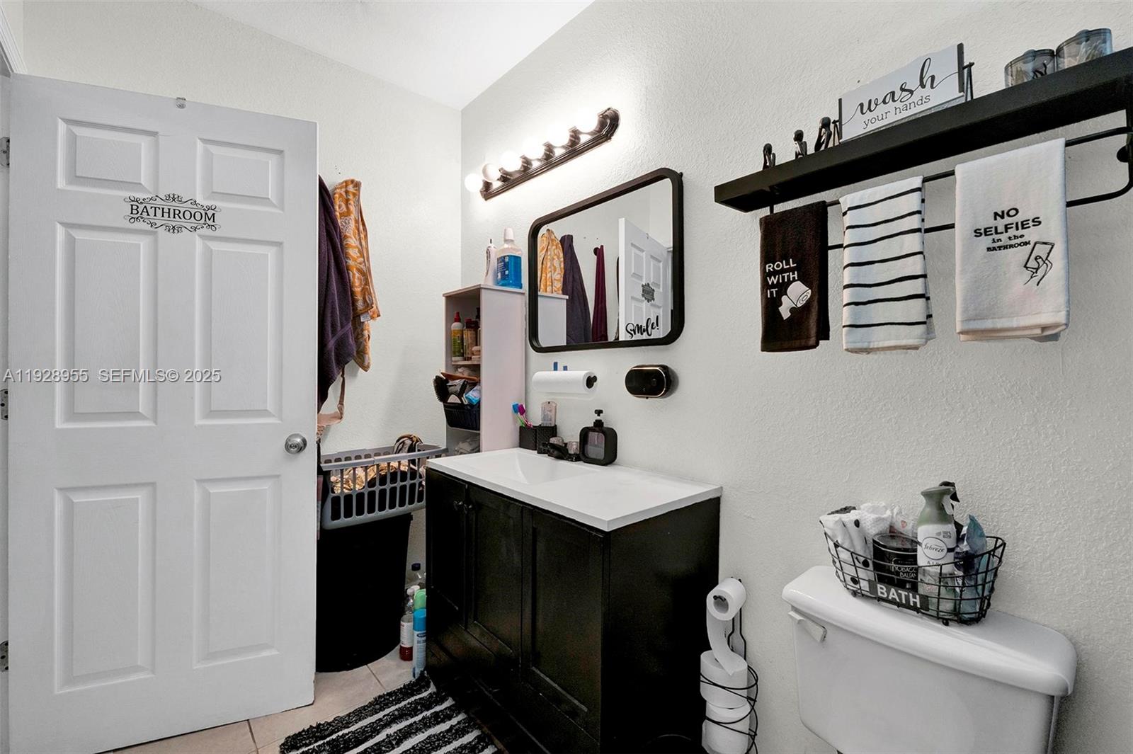 See details / 4951 sq. ft. $ 2025-12-11 0 Photo