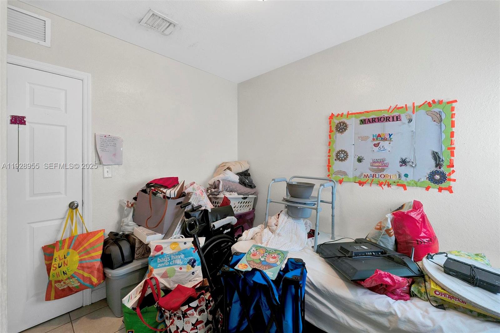 See details / 4951 sq. ft. $ 2025-12-11 0 Photo