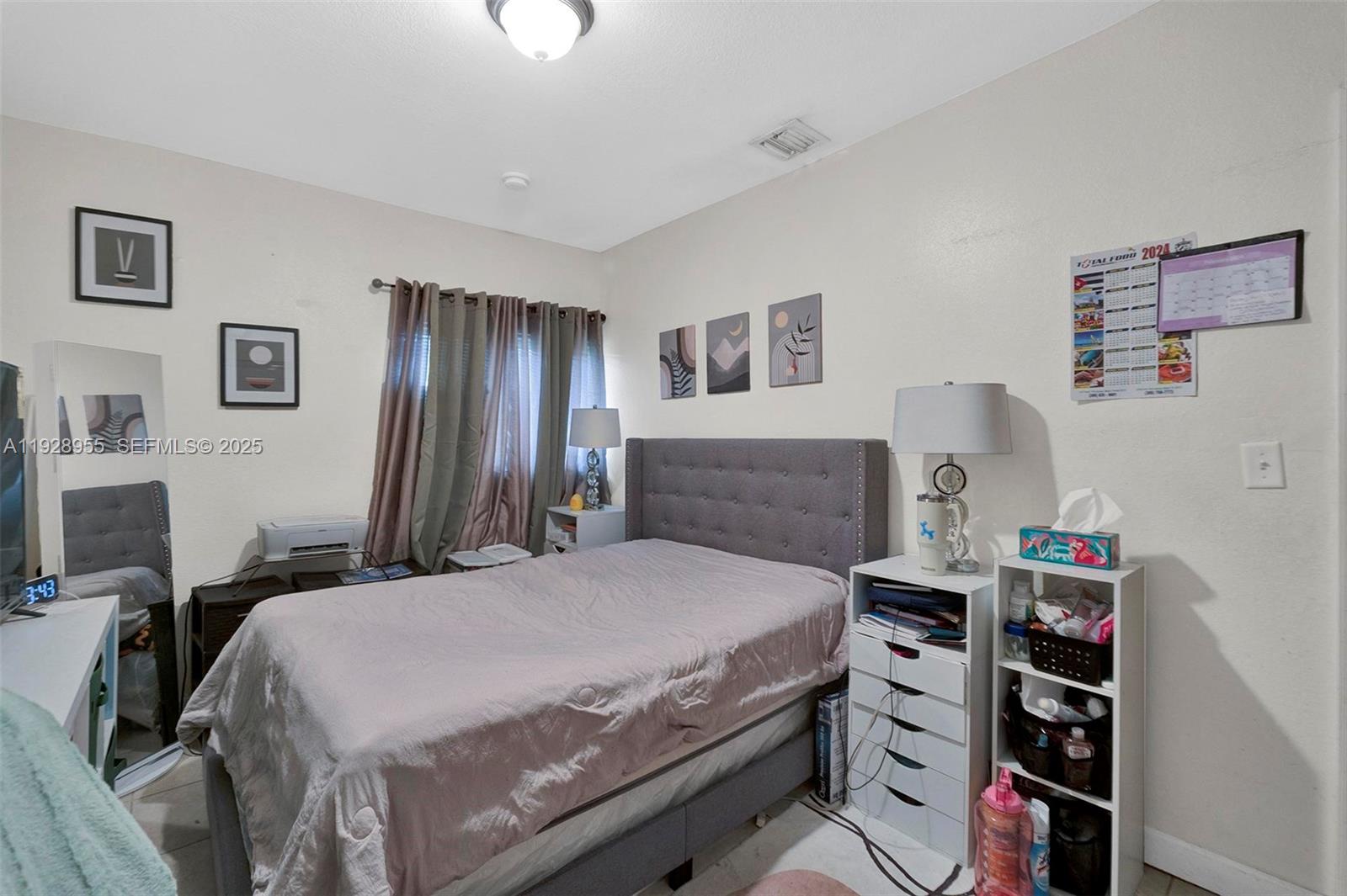 See details / 4951 sq. ft. $ 2025-12-11 0 Photo