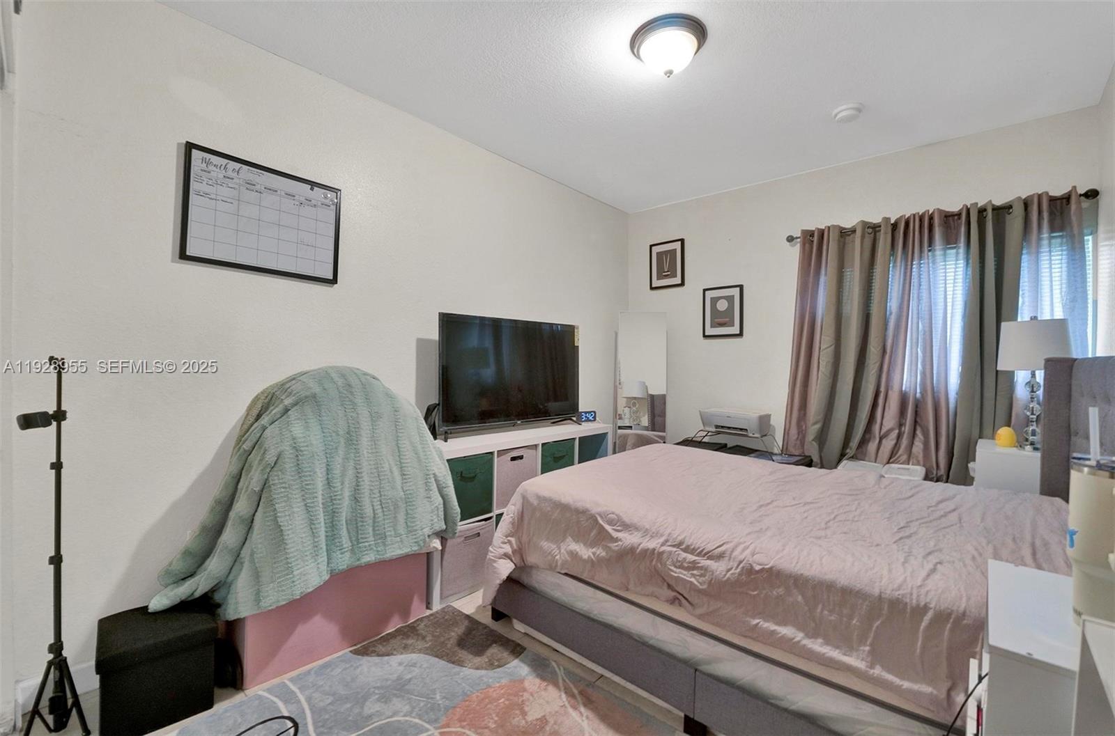 See details / 4951 sq. ft. $ 2025-12-11 0 Photo