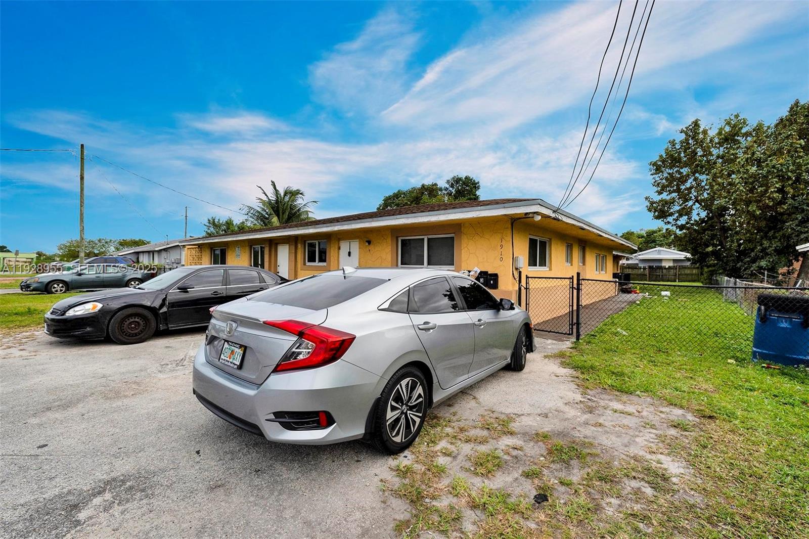 See details / 4951 sq. ft. $ 2025-12-11 0 Photo