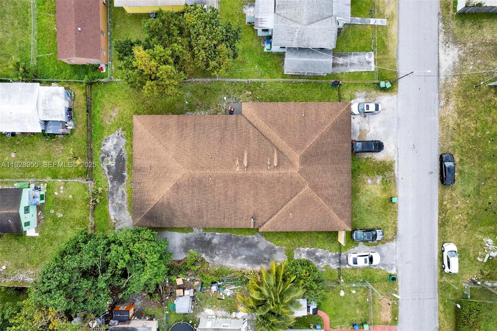 See details / 4951 sq. ft. $ 2025-12-11 0 Photo