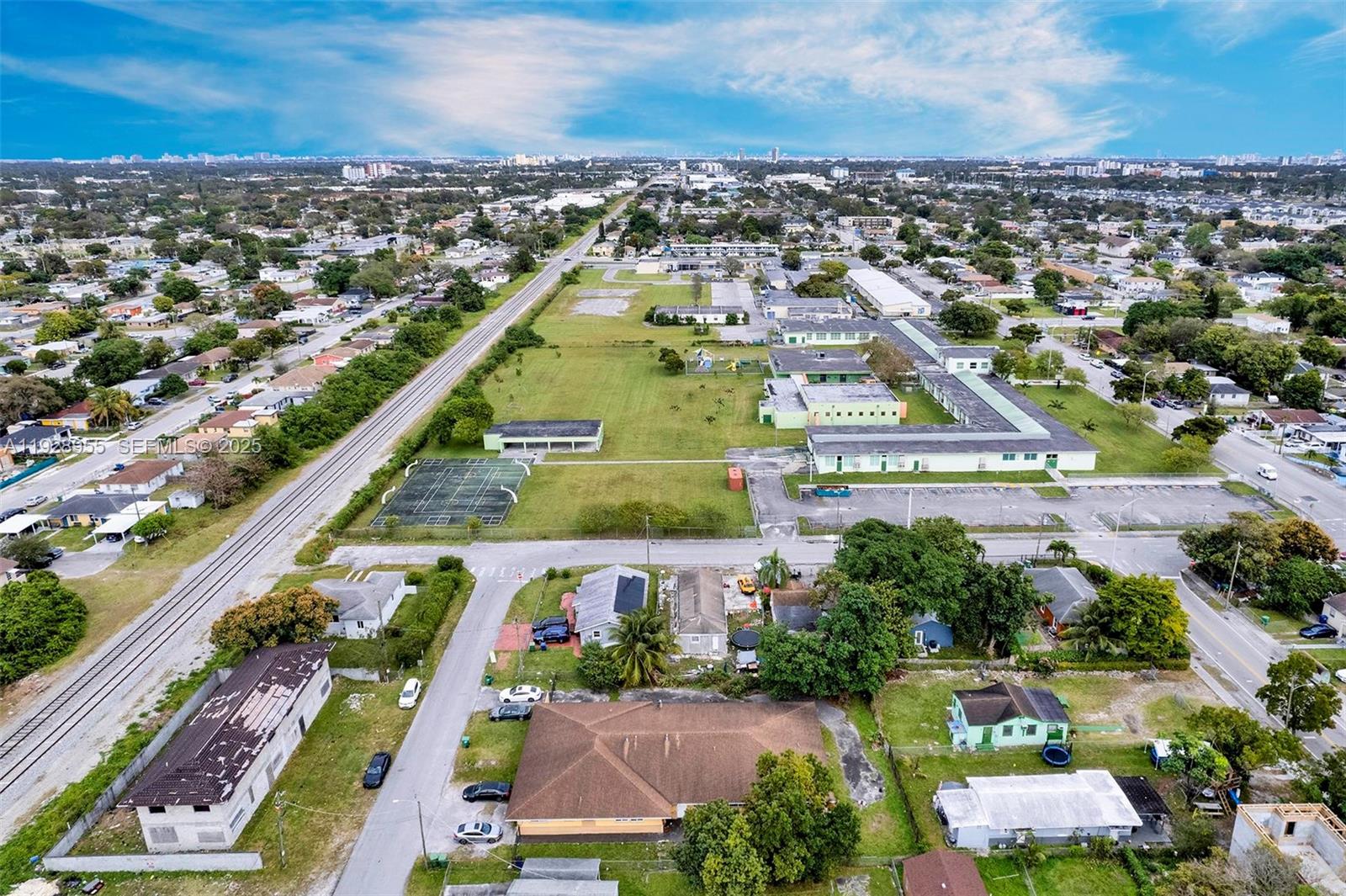 See details / 4951 sq. ft. $ 2025-12-11 0 Photo