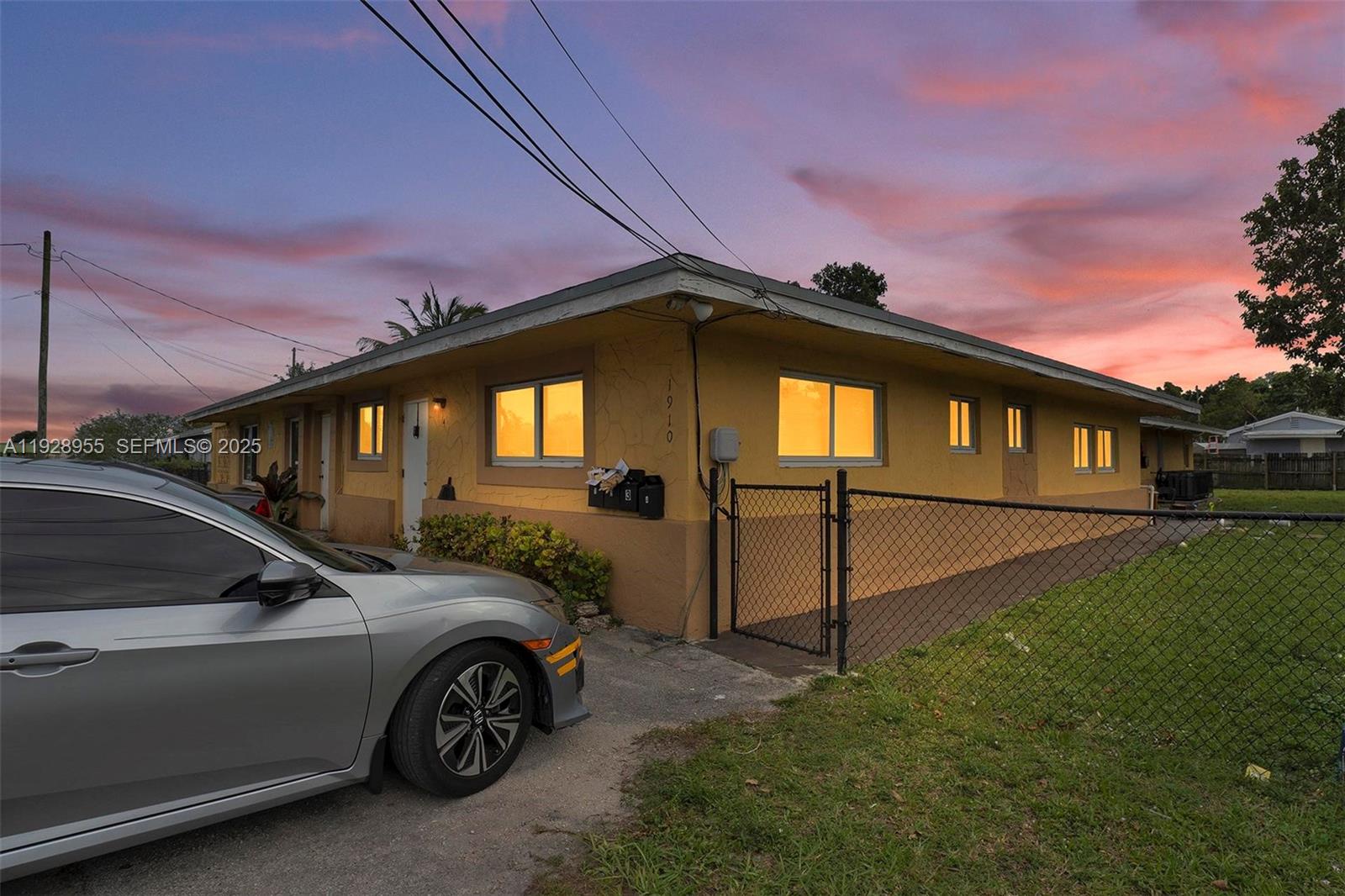 See details / 4951 sq. ft. $ 2025-12-11 0 Photo