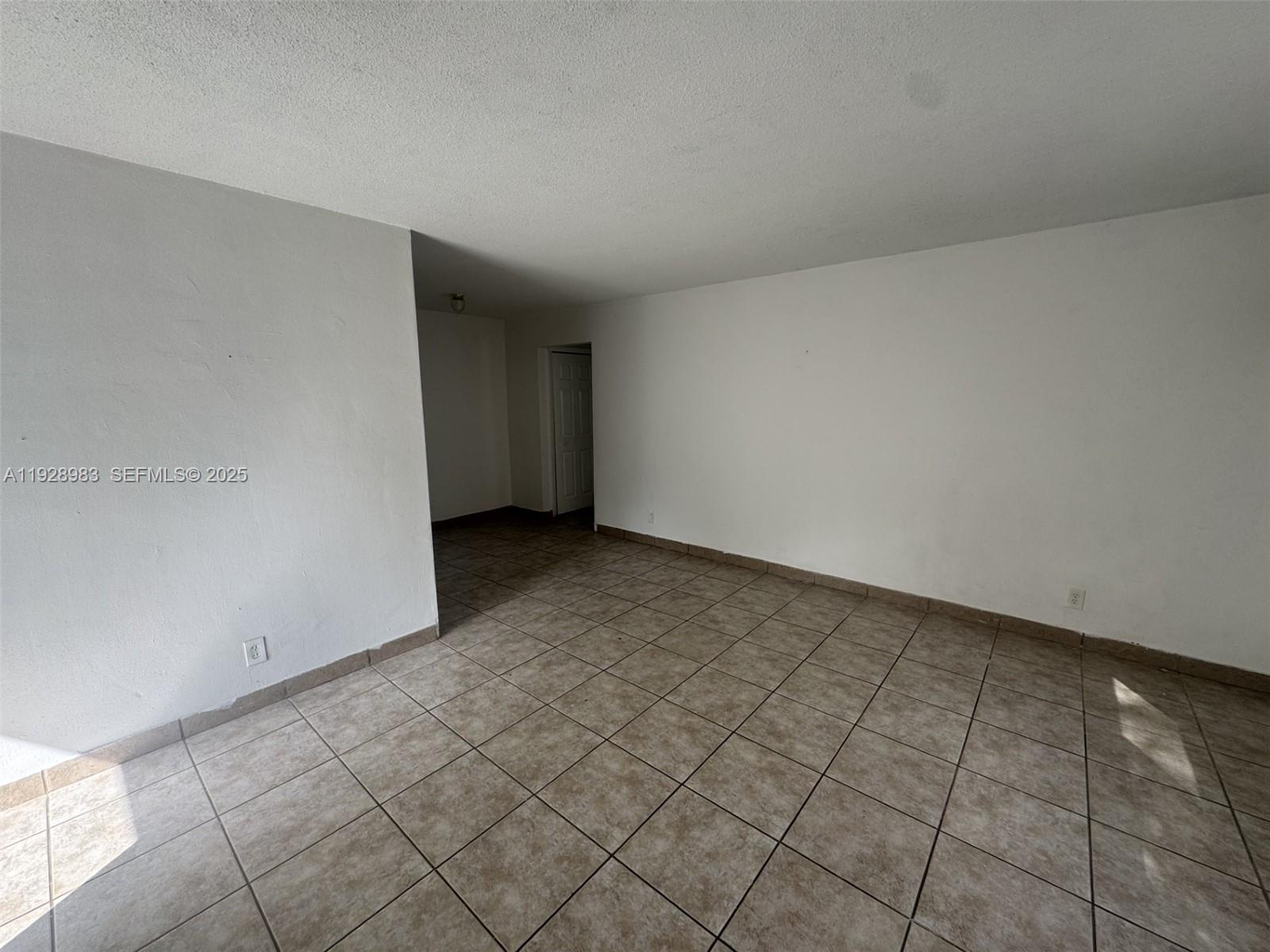 See details 1-6 / sq. ft. $ 2025-12-11 0 Photo