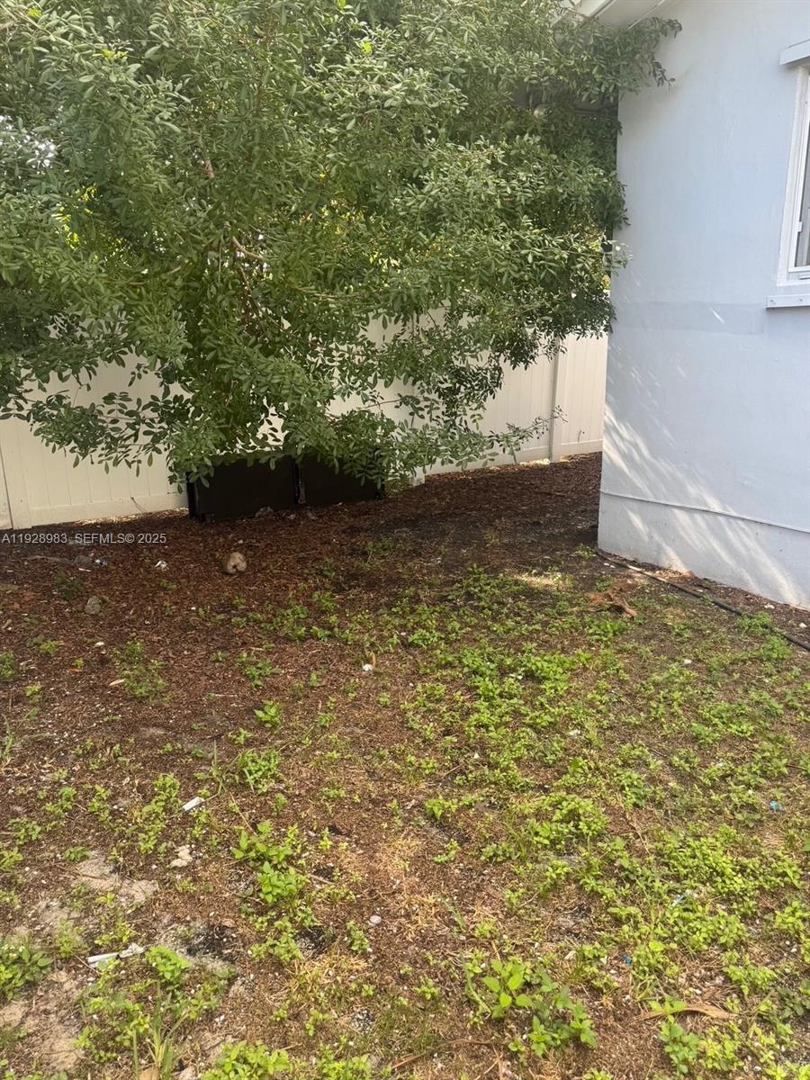 See details 1-6 / sq. ft. $ 2025-12-11 0 Photo