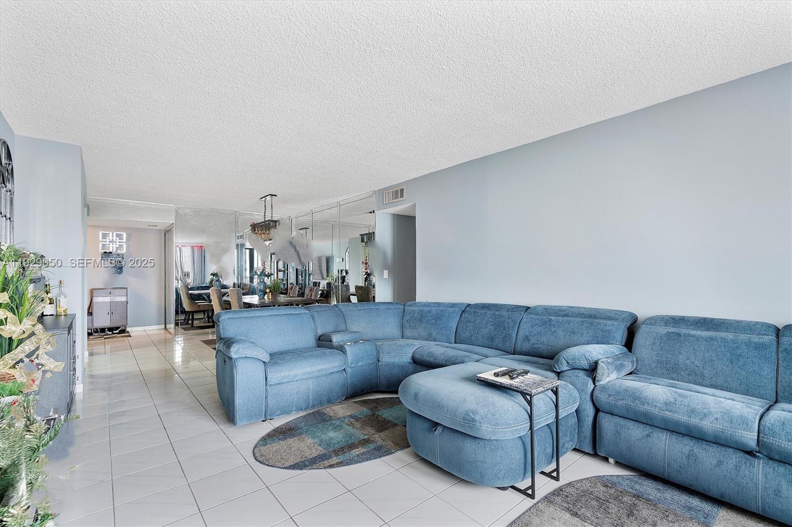 Photo of 2401 Ocean Dr  #605, Hollywood, Florida, 33019 - 