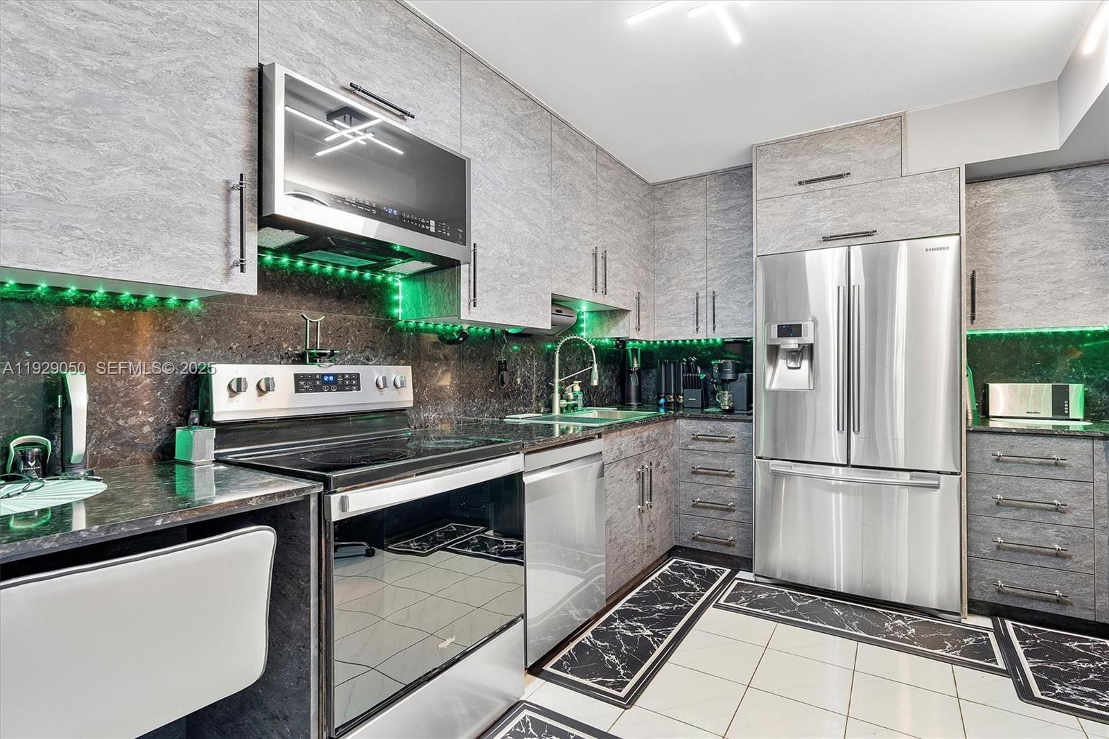 Photo of 2401 Ocean Dr  #605, Hollywood, Florida, 33019 - 