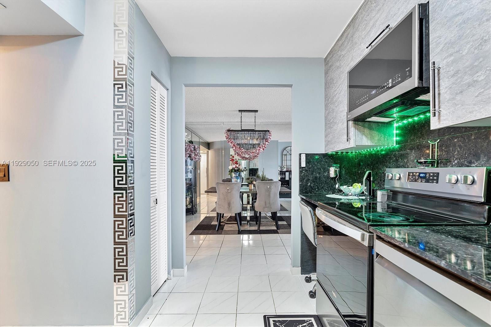 Photo of 2401 Ocean Dr  #605, Hollywood, Florida, 33019 - 