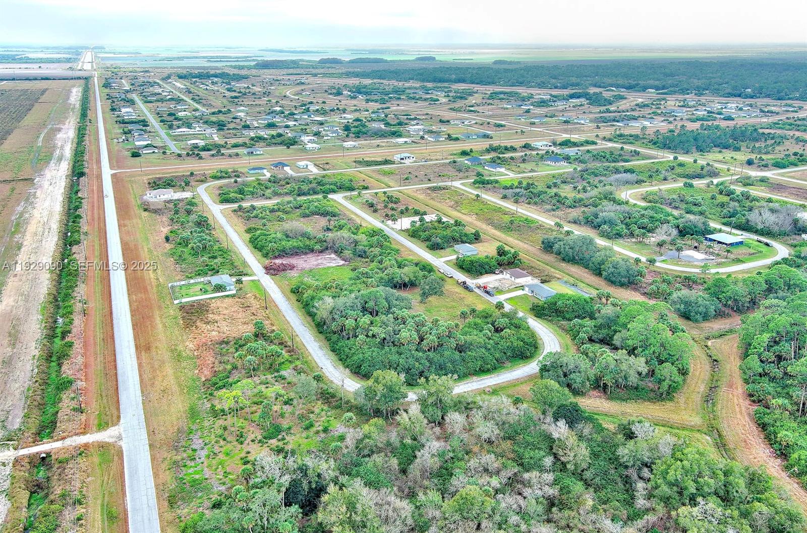 See details / sq. ft. $ 2025-12-11 0 Photo