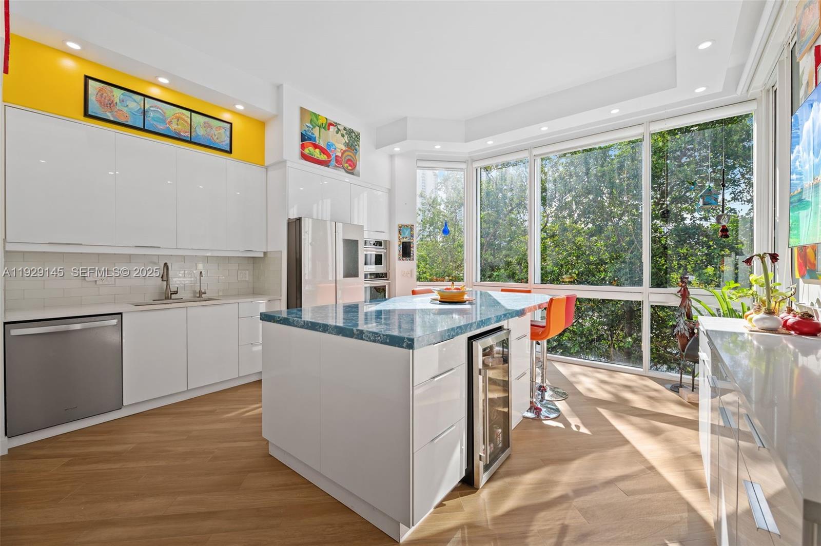 Photo of 16400 Collins Ave  (16400), Sunny Isles Beach, Florida, 33160 - 