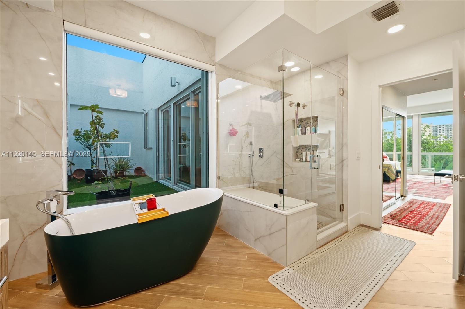 Photo of 16400 Collins Ave  (16400), Sunny Isles Beach, Florida, 33160 - 