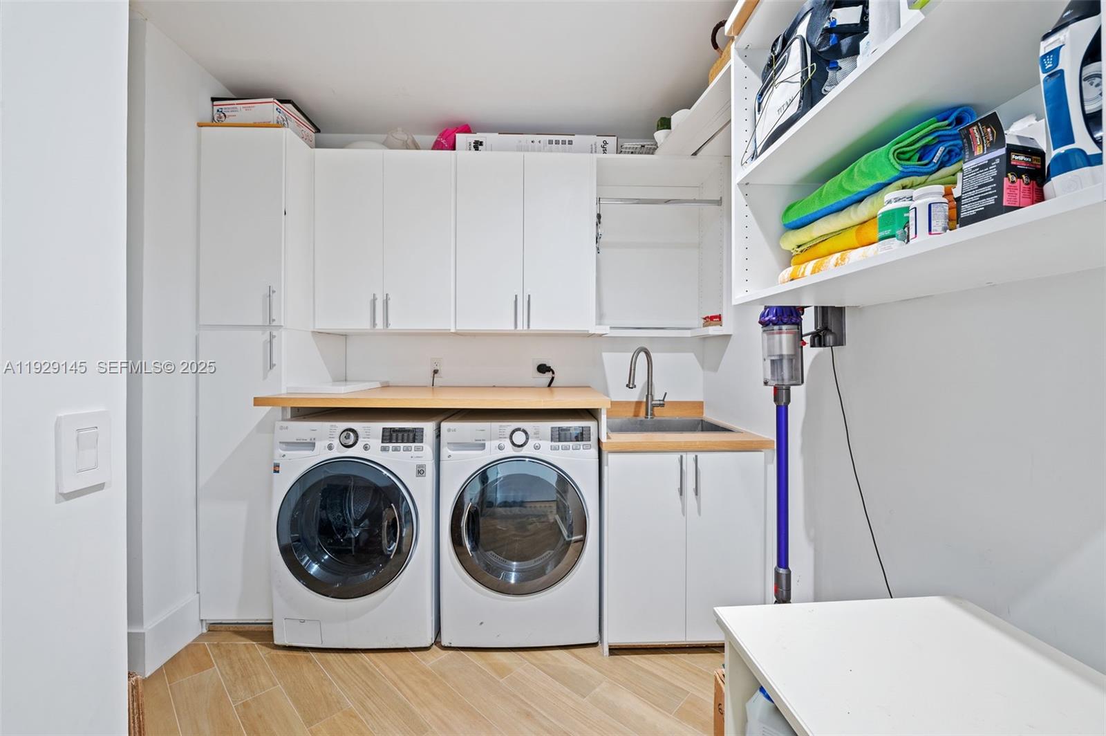 Photo of 16400 Collins Ave  (16400), Sunny Isles Beach, Florida, 33160 - 