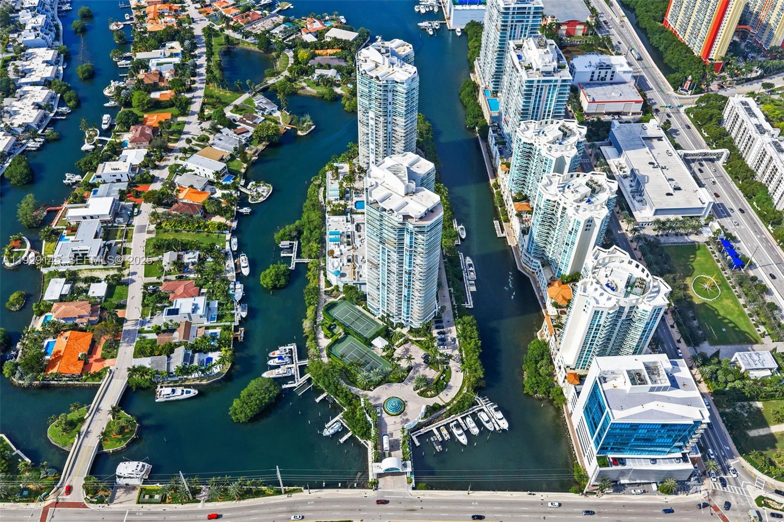 Photo of 16400 Collins Ave  (16400), Sunny Isles Beach, Florida, 33160 - 