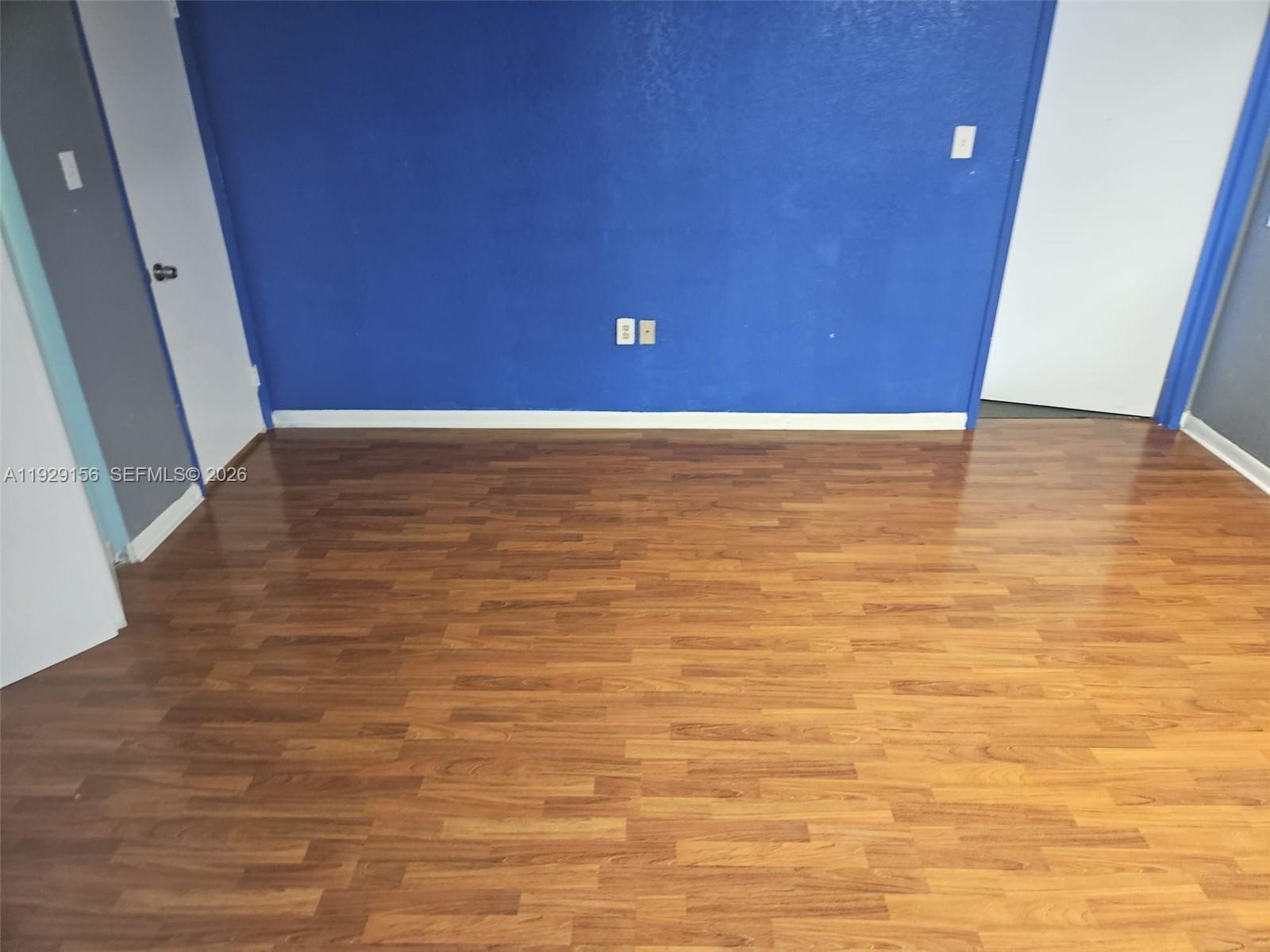 G18  /   sq. ft. $ 2025-12-11 0 Photo