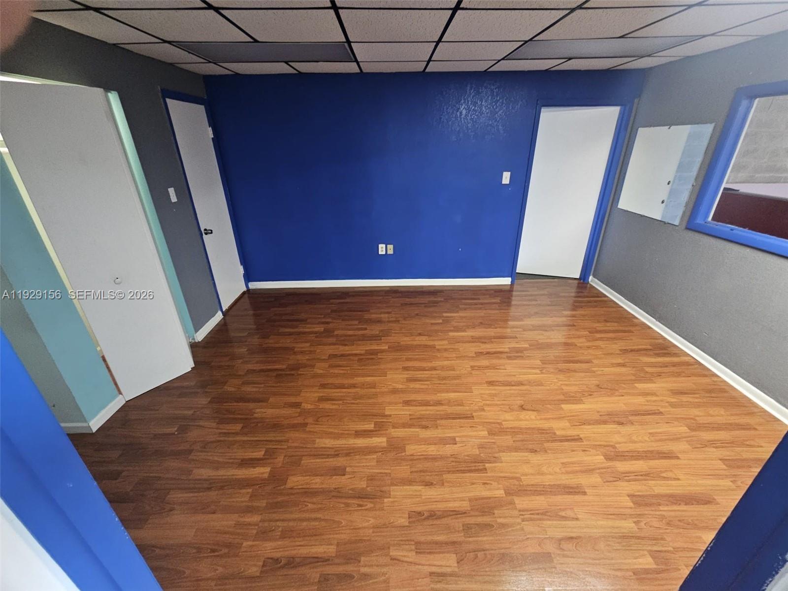 G18  /   sq. ft. $ 2025-12-11 0 Photo