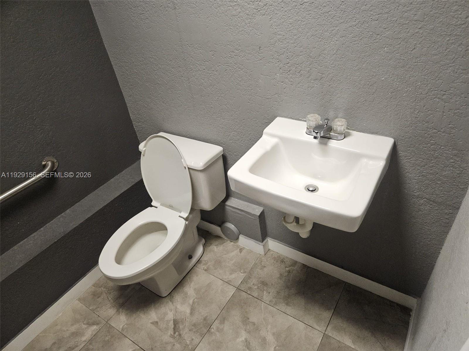 G18  /   sq. ft. $ 2025-12-11 0 Photo