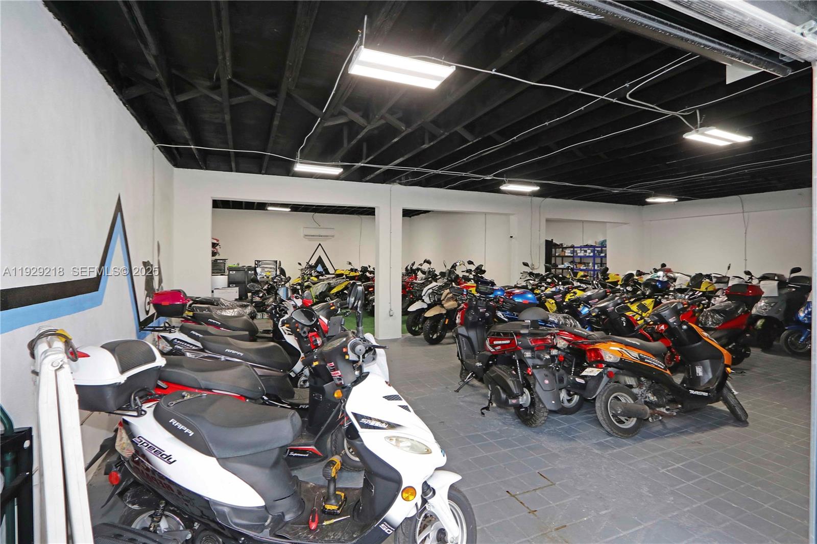 See details / sq. ft. $ 2025-12-11 0 Photo