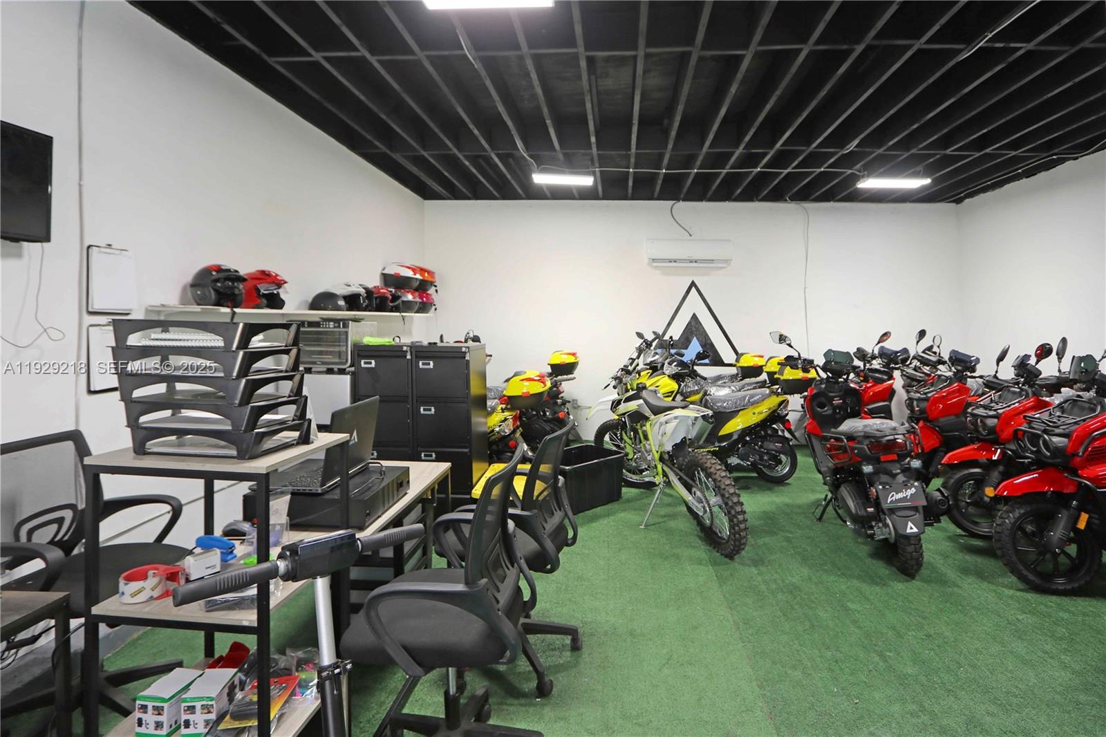 See details / sq. ft. $ 2025-12-11 0 Photo