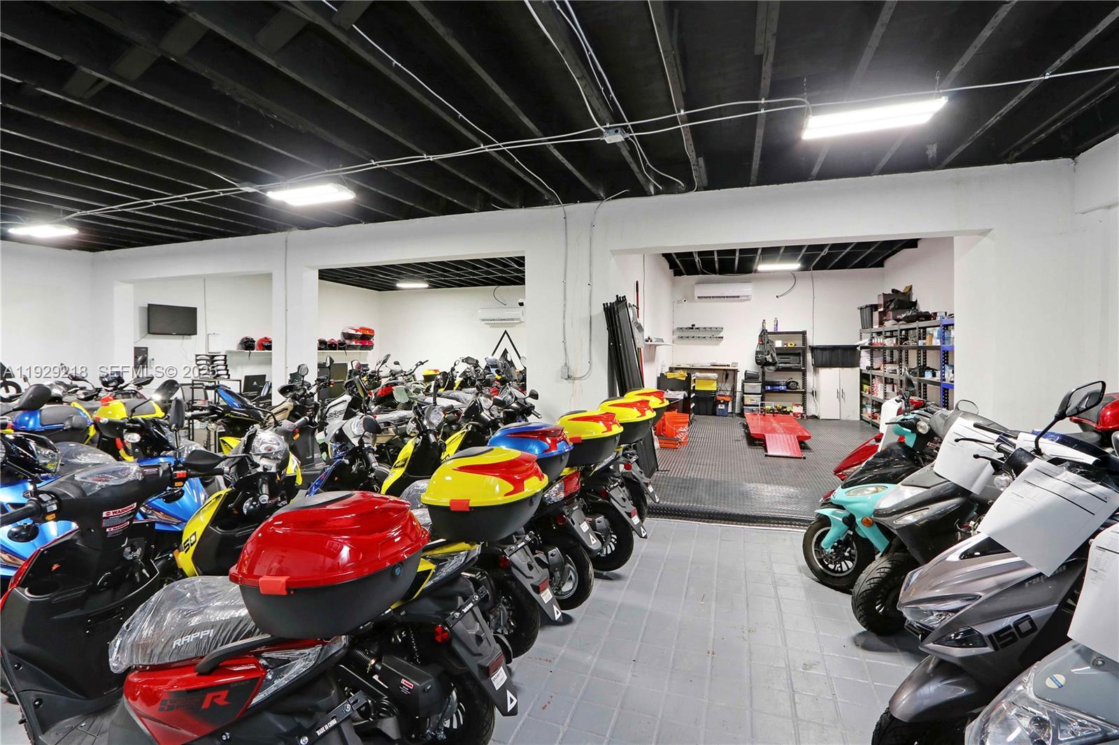 See details / sq. ft. $ 2025-12-11 0 Photo