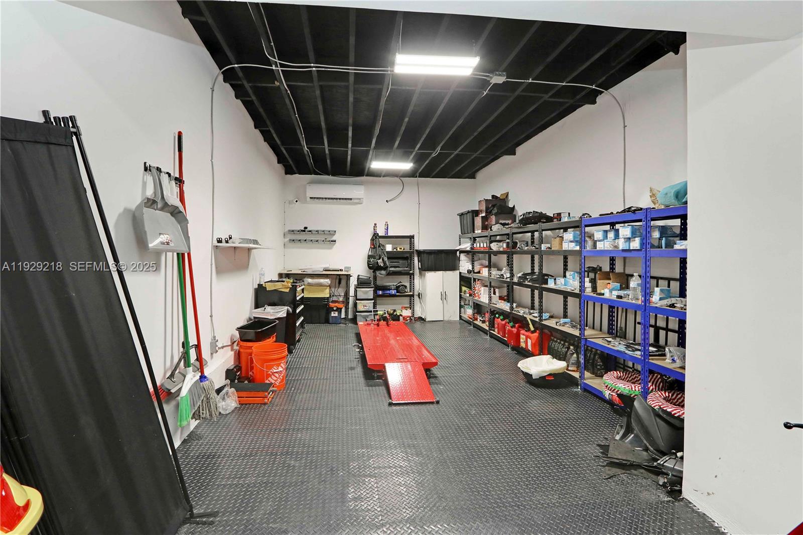 See details / sq. ft. $ 2025-12-11 0 Photo