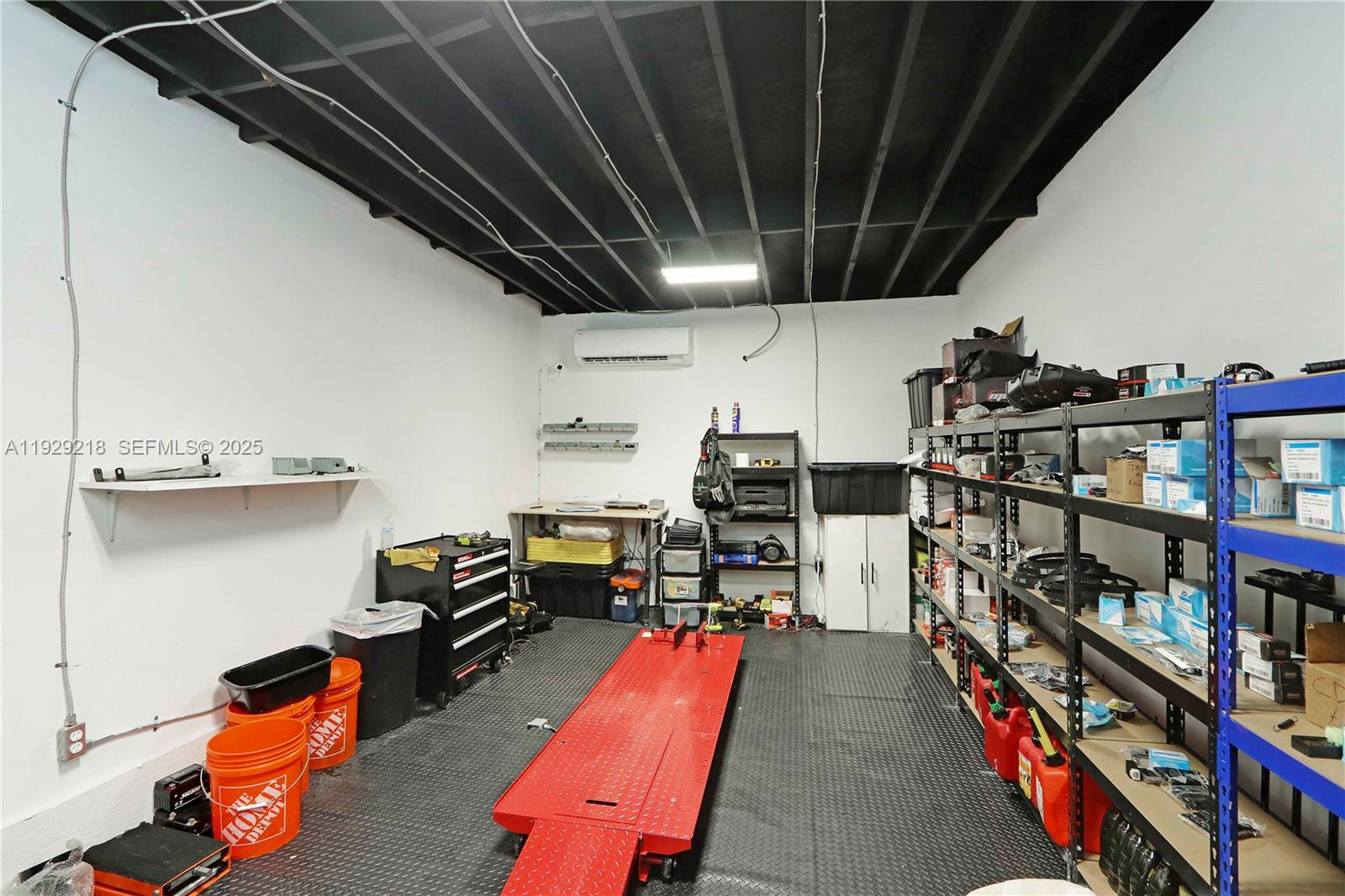 See details / sq. ft. $ 2025-12-11 0 Photo