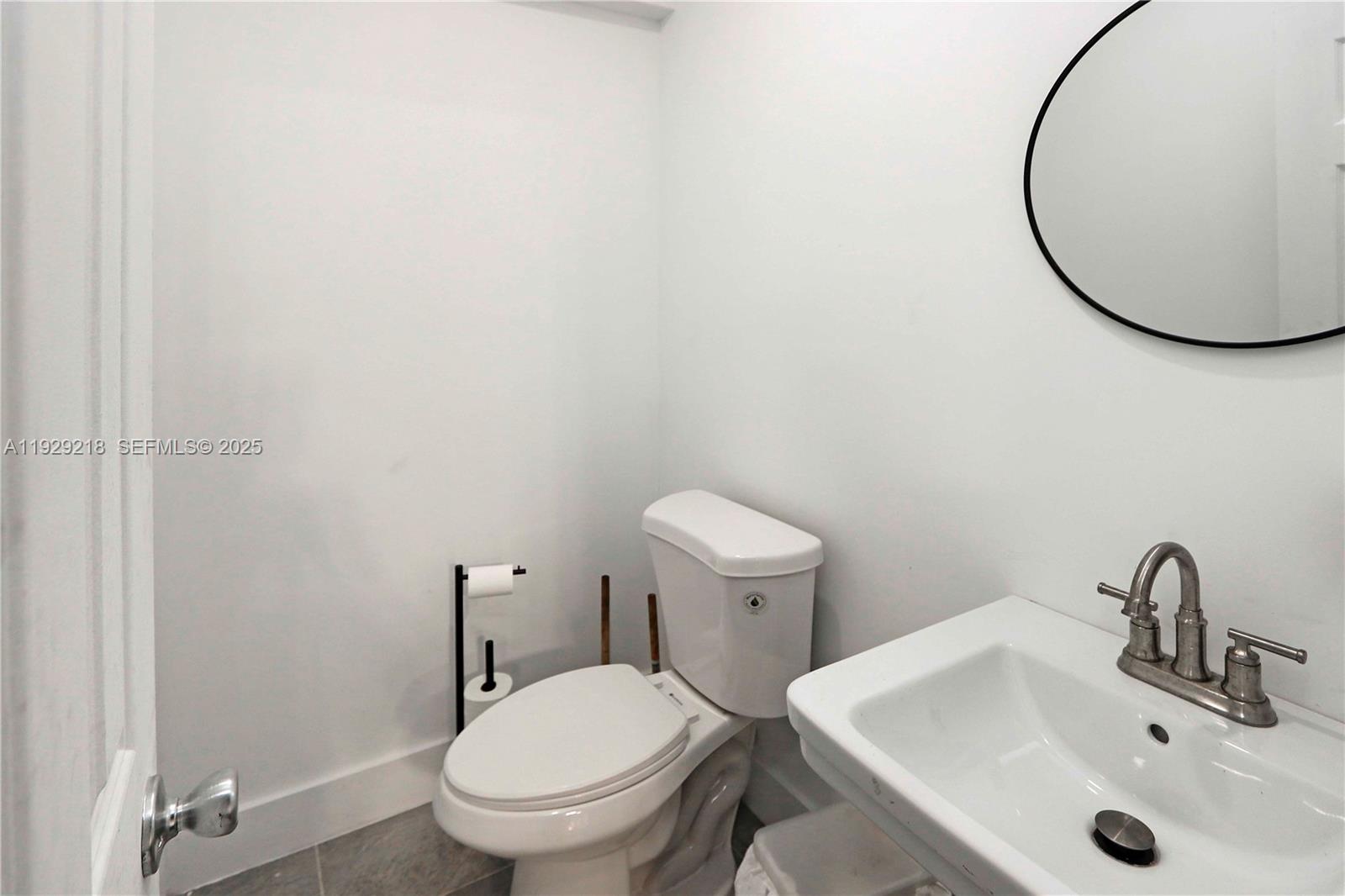 See details / sq. ft. $ 2025-12-11 0 Photo