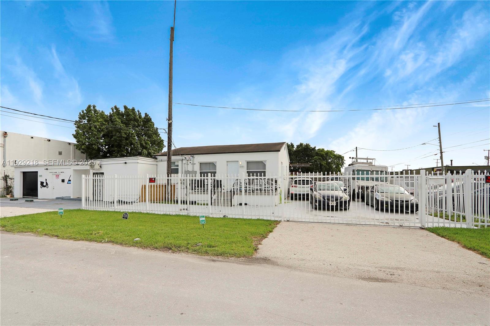 See details / sq. ft. $ 2025-12-11 0 Photo