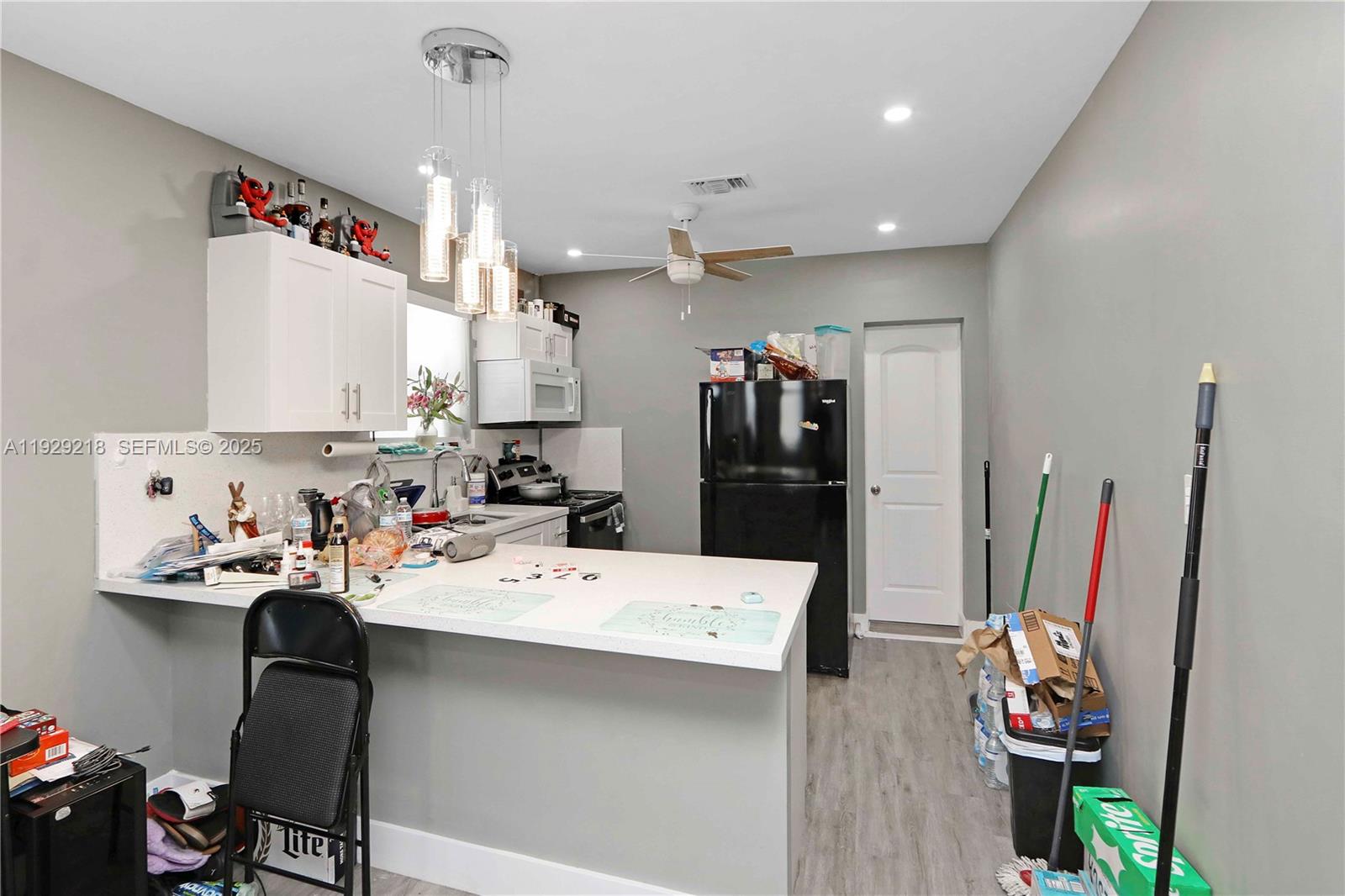 See details / sq. ft. $ 2025-12-11 0 Photo