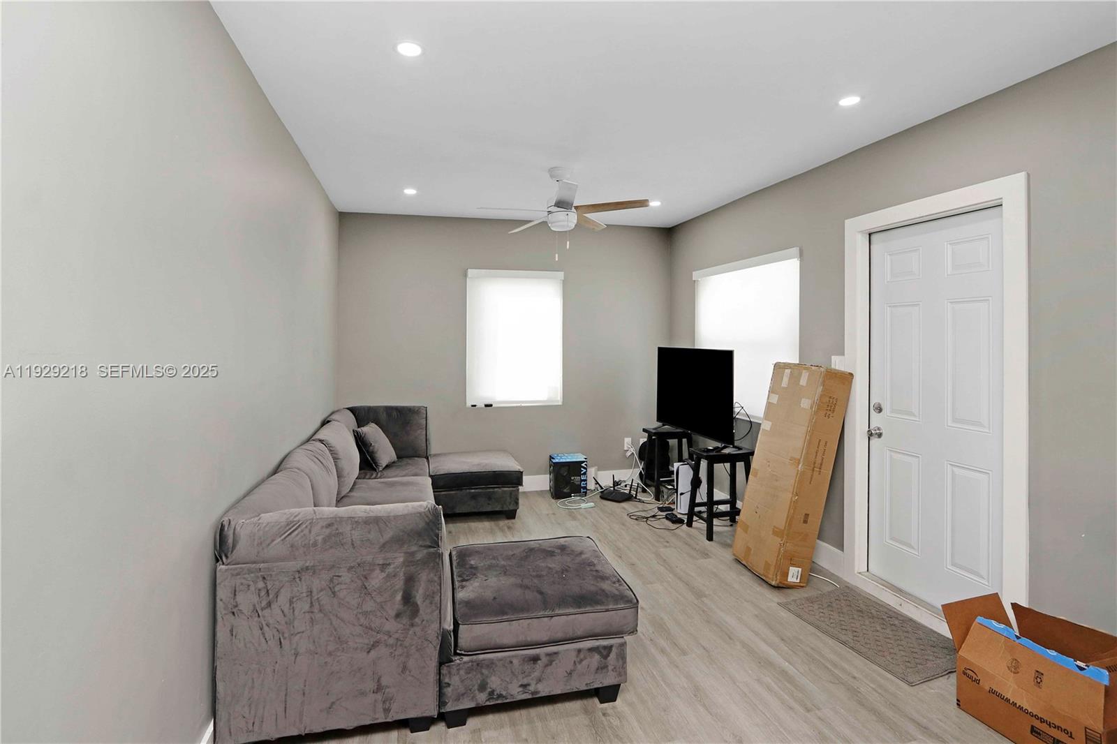 See details / sq. ft. $ 2025-12-11 0 Photo