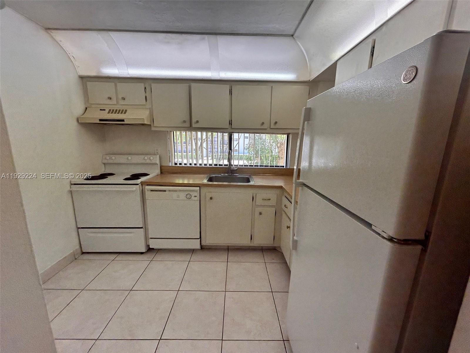 Photo of 16919 Bay Rd  #214, Sunny Isles Beach, Florida, 33160 - 