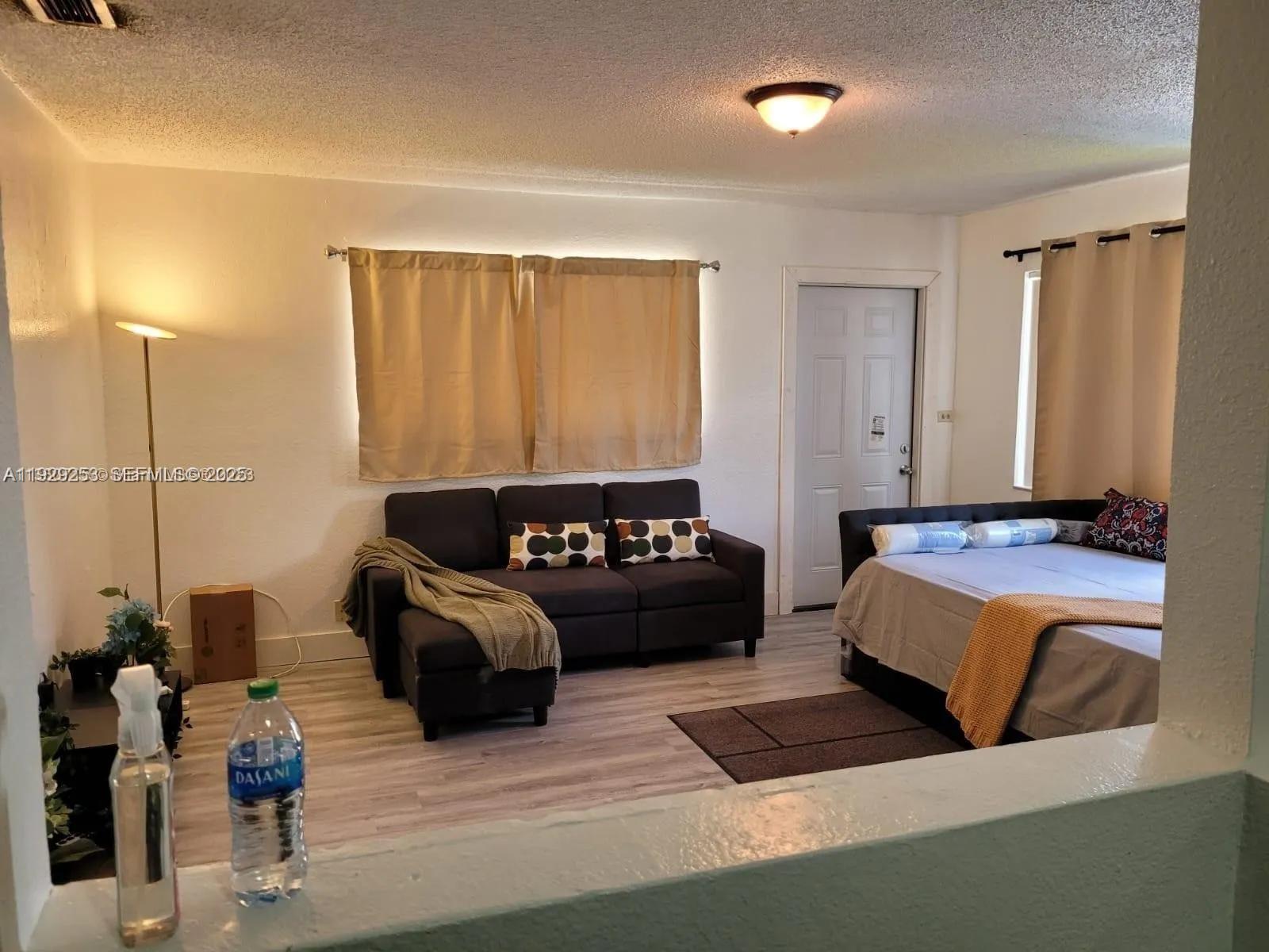   /  1560 sq. ft. $ 2025-12-29 0 foto