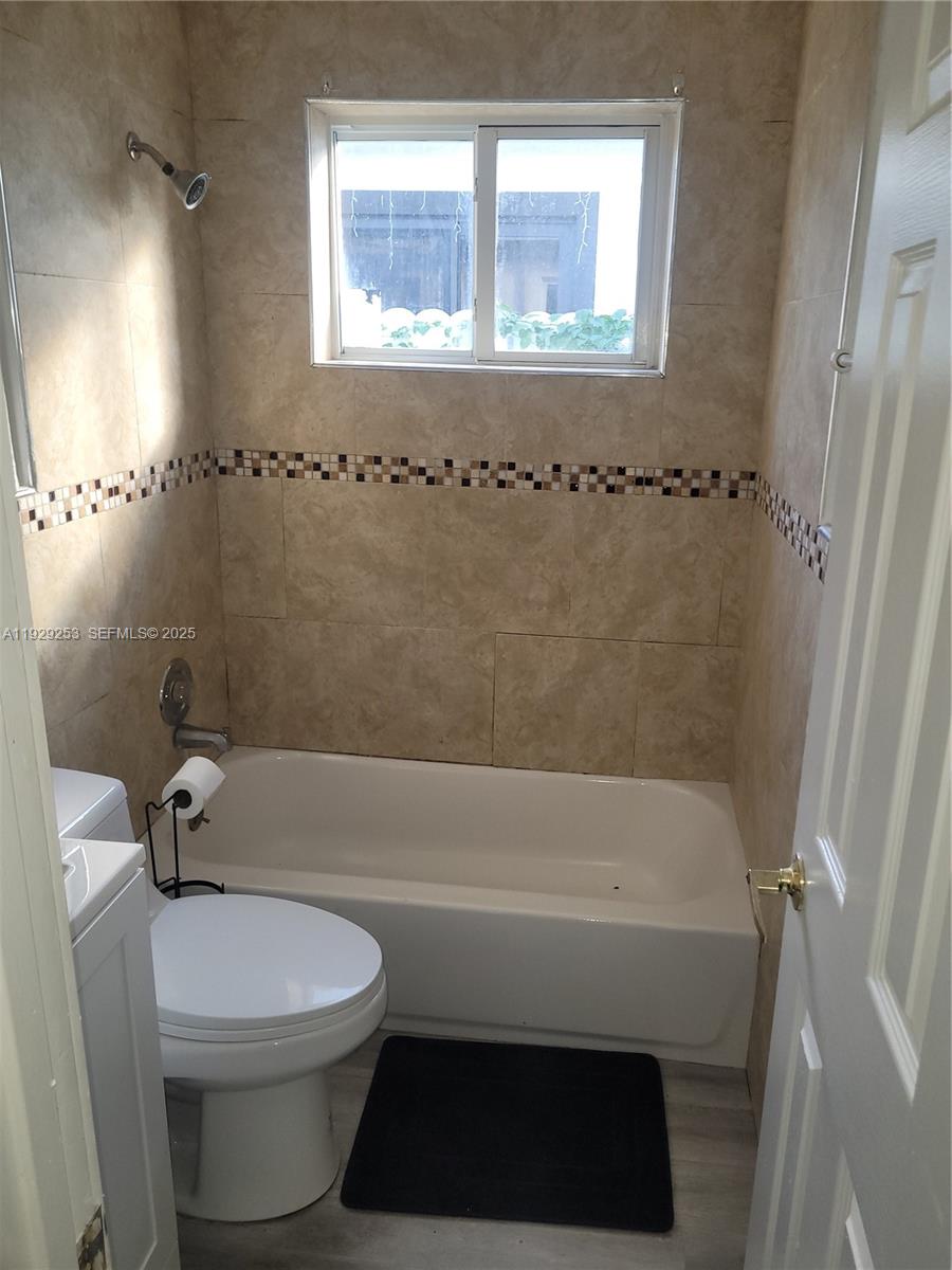   /  1560 sq. ft. $ 2025-12-29 0 foto