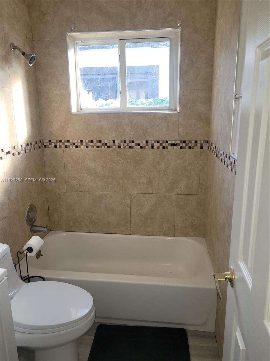   /  1560 sq. ft. $ 2025-12-29 0 foto