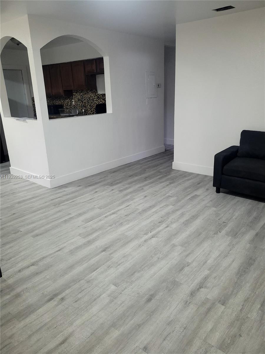   /  1560 sq. ft. $ 2025-12-29 0 foto