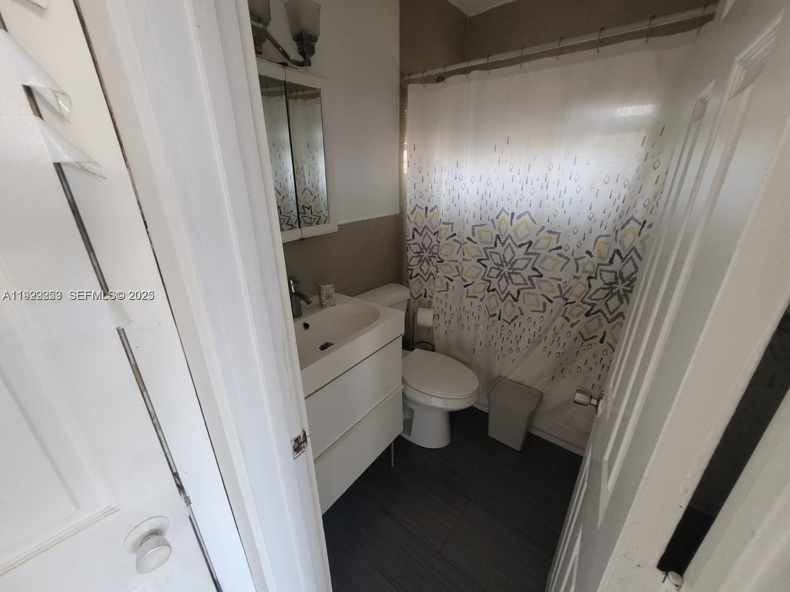   /  1560 sq. ft. $ 2025-12-29 0 foto