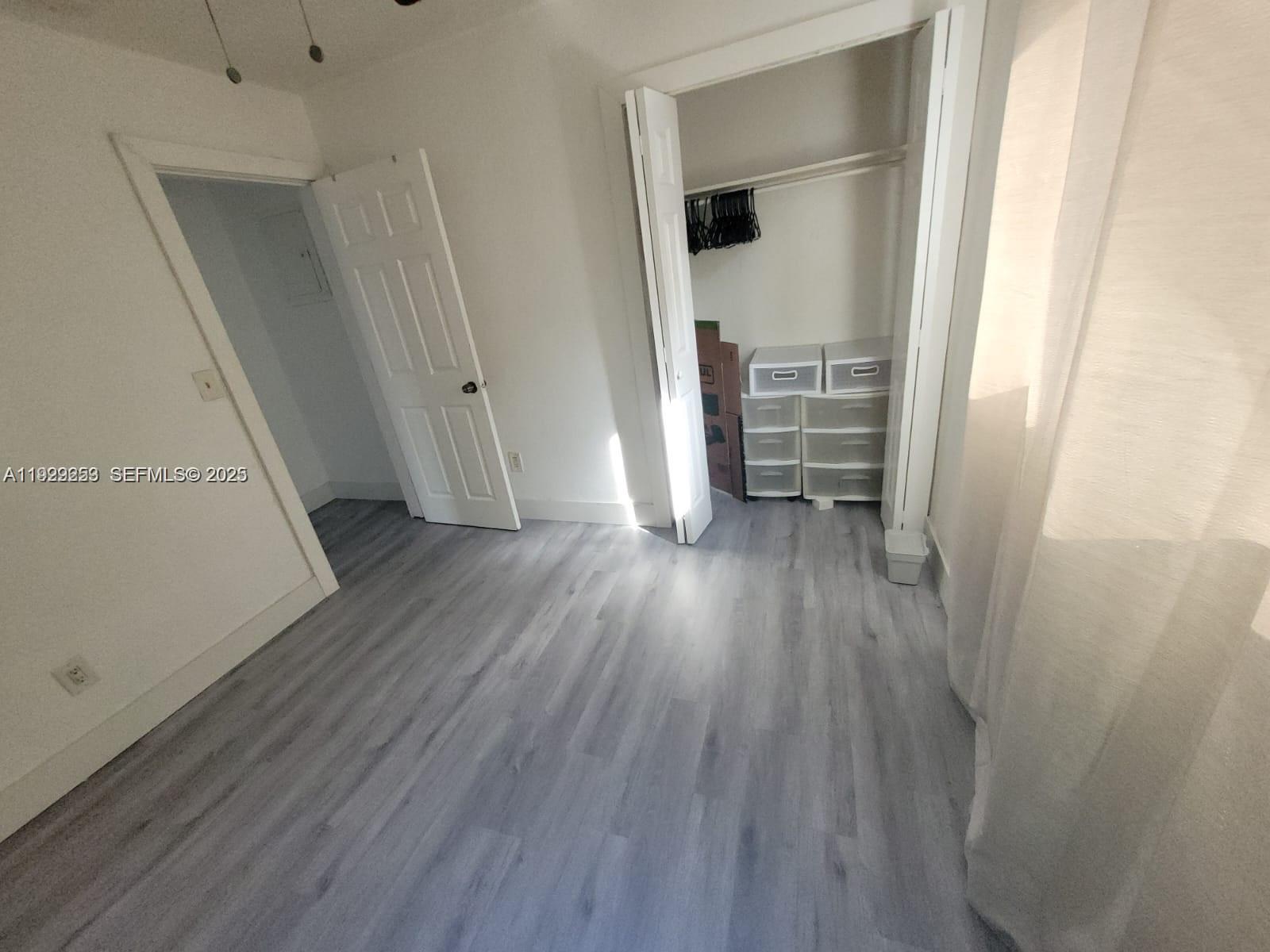   /  1560 sq. ft. $ 2025-12-29 0 foto