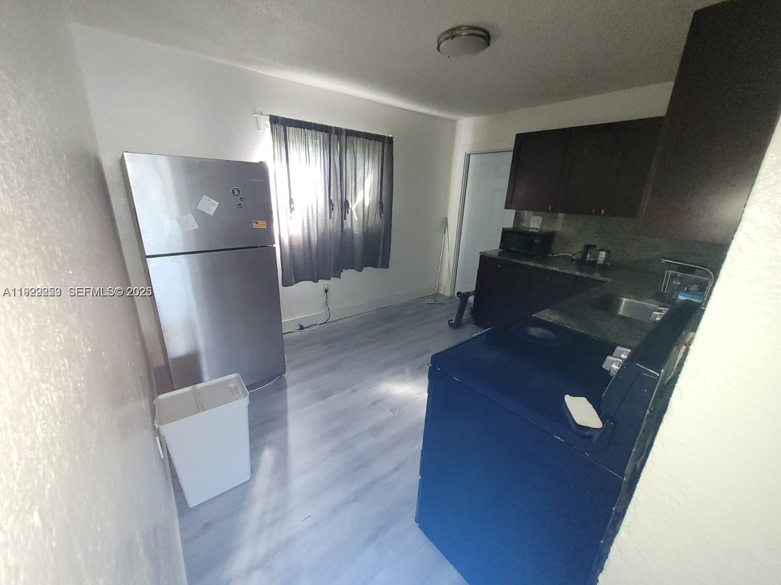   /  1560 sq. ft. $ 2025-12-29 0 foto